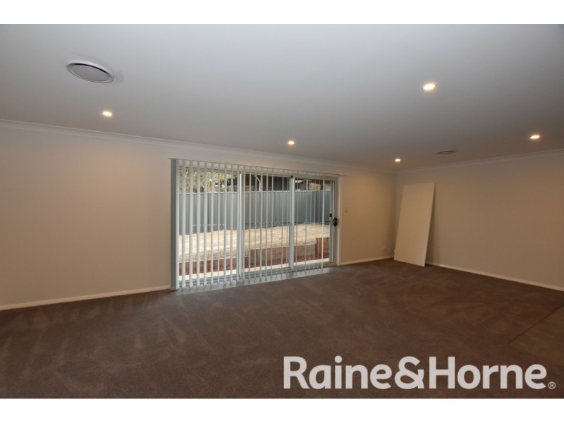 27 Emmaville Street, Orange NSW 2800