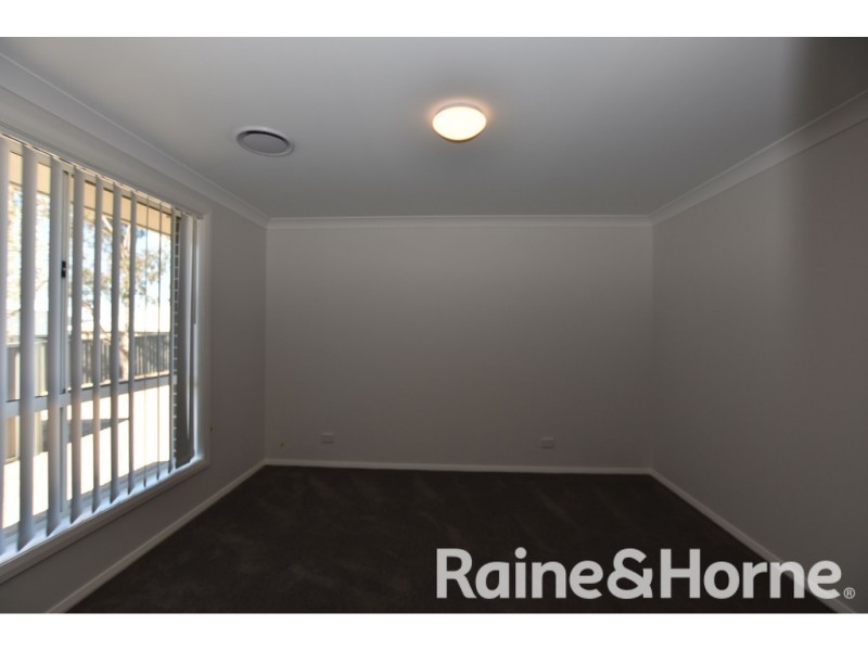 27 Emmaville Street, Orange NSW 2800