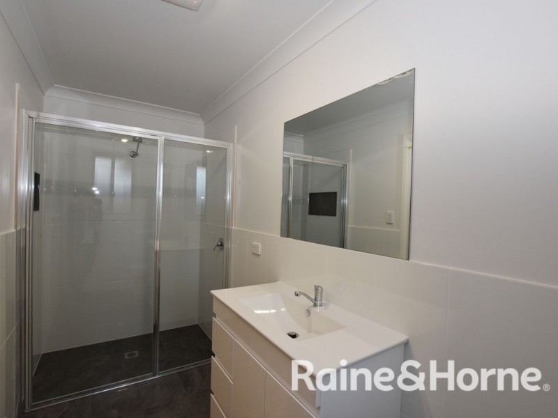 27 Emmaville Street, Orange NSW 2800