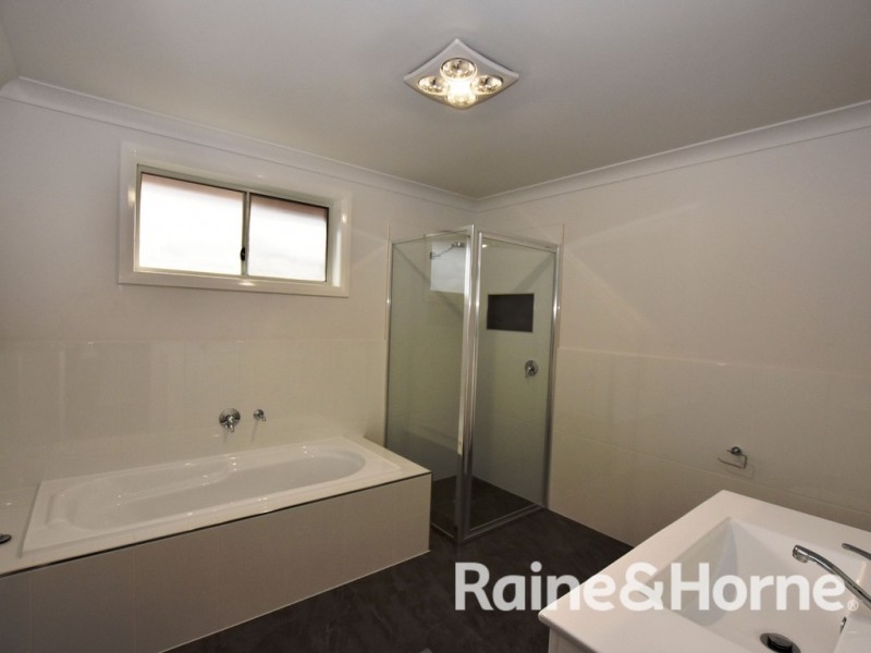 27 Emmaville Street, Orange NSW 2800