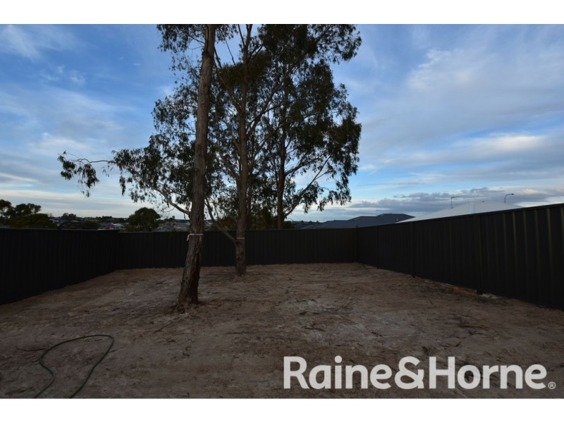 27 Emmaville Street, Orange NSW 2800