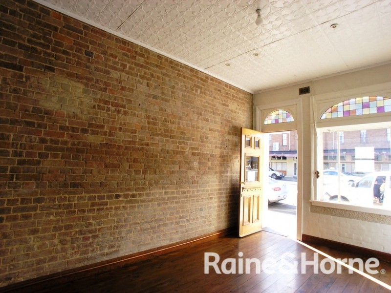 215 Lords Place, Orange NSW 2800