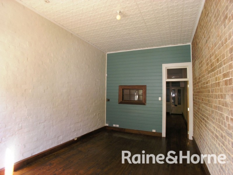215 Lords Place, Orange NSW 2800