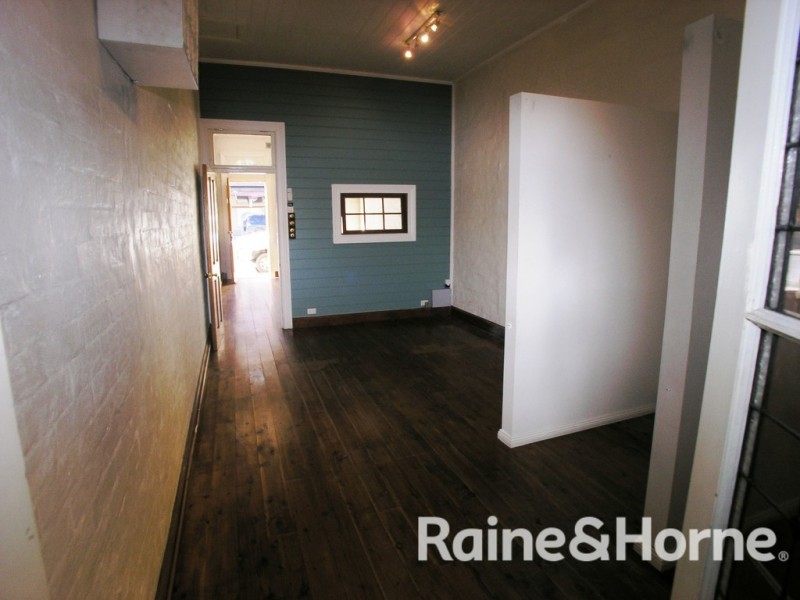 215 Lords Place, Orange NSW 2800