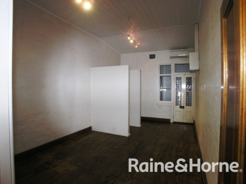 215 Lords Place, Orange NSW 2800