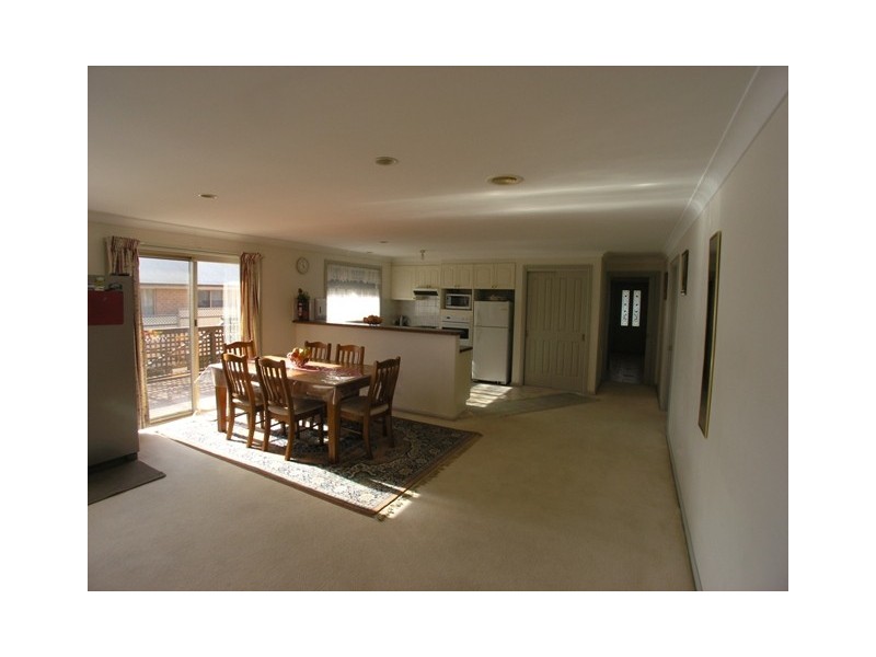 37 Booth Crescent, Orange NSW 2800