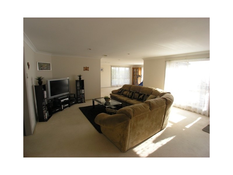 37 Booth Crescent, Orange NSW 2800