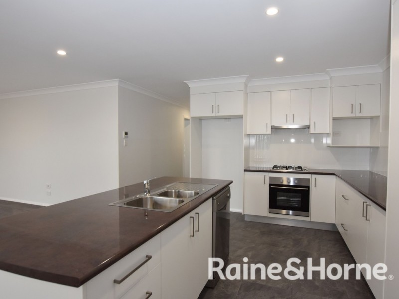 14 Young Street, Orange NSW 2800