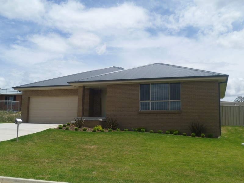 3 Downey Crescent, Orange NSW 2800