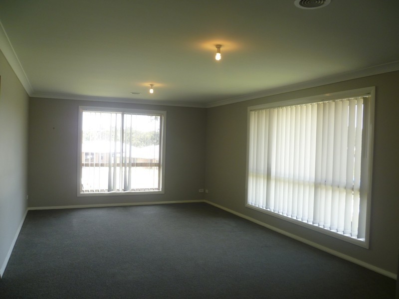 3 Downey Crescent, Orange NSW 2800