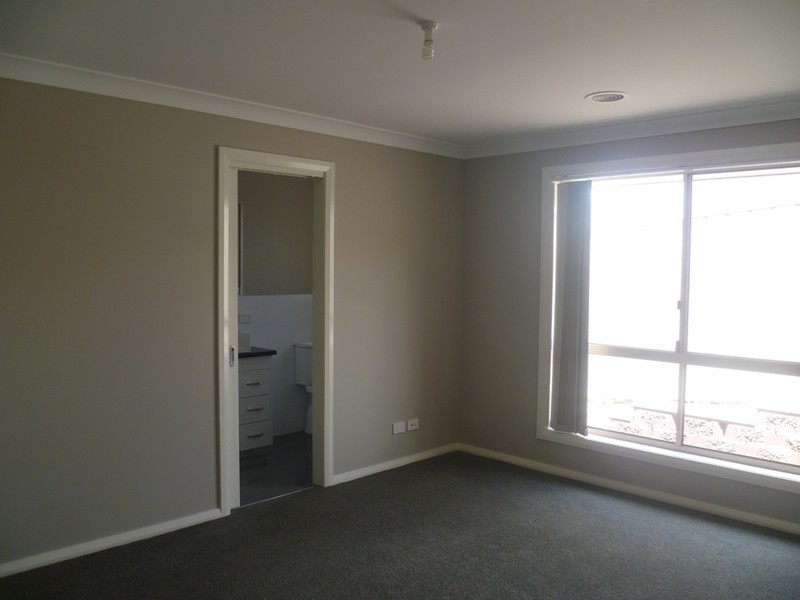 3 Downey Crescent, Orange NSW 2800