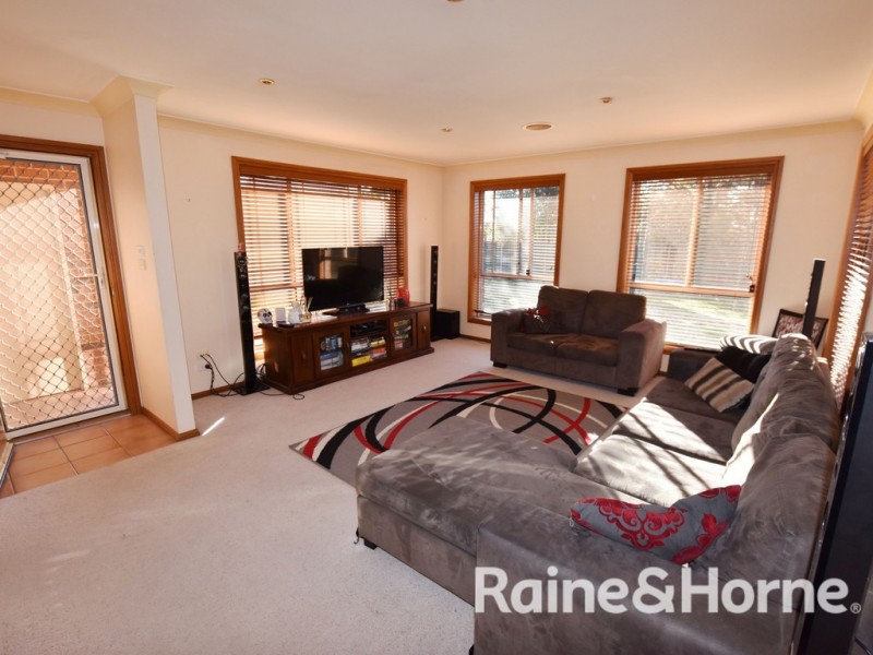 3 Hereford Place, Orange NSW 2800
