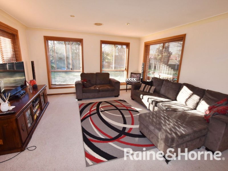 3 Hereford Place, Orange NSW 2800