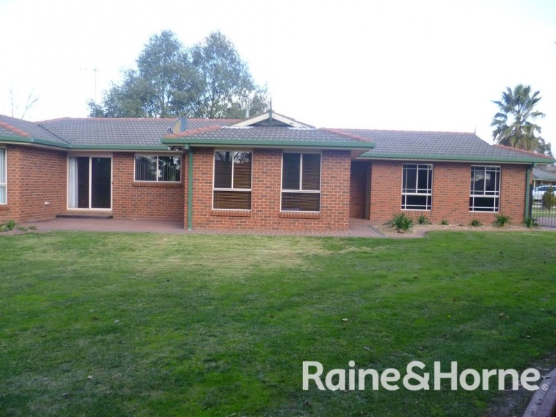 3 Hereford Place, Orange NSW 2800