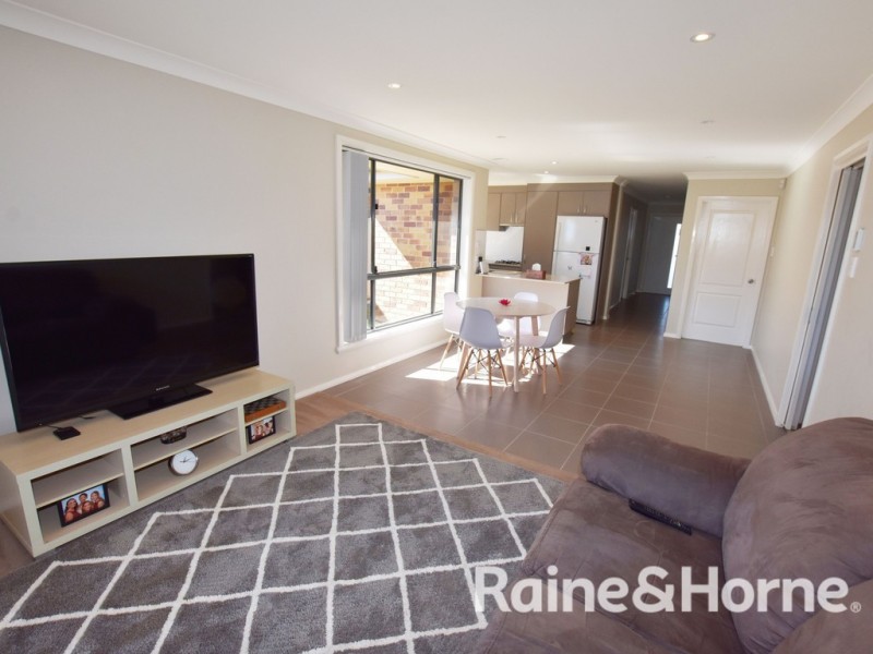 14 Onyx Place, Orange NSW 2800