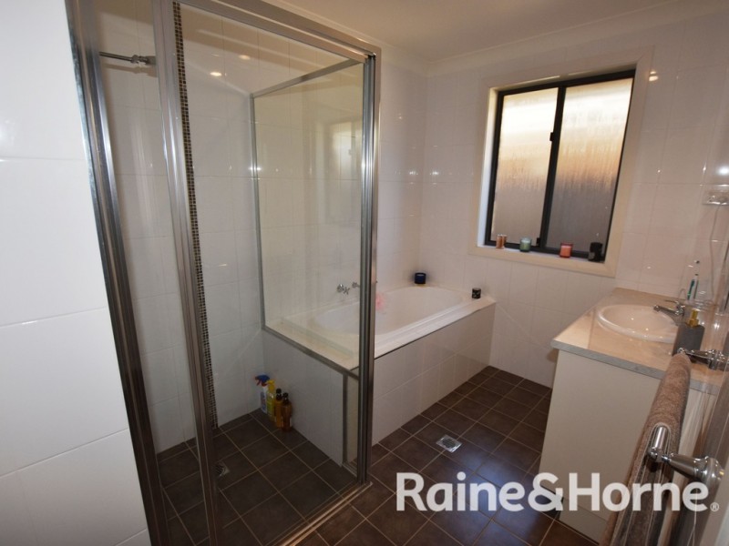14 Onyx Place, Orange NSW 2800