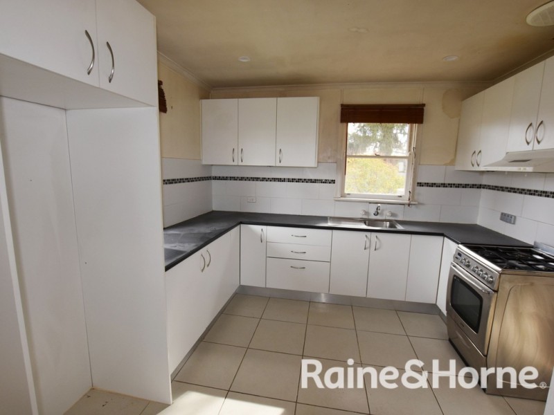 153 Lone Pine Avenue, Orange NSW 2800