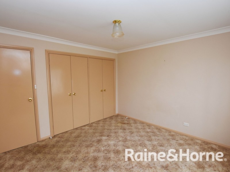 2/12 Turner Crescent, Orange NSW 2800