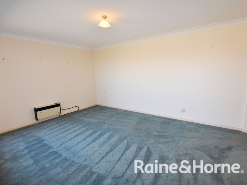 8 Melville Place, Orange NSW 2800