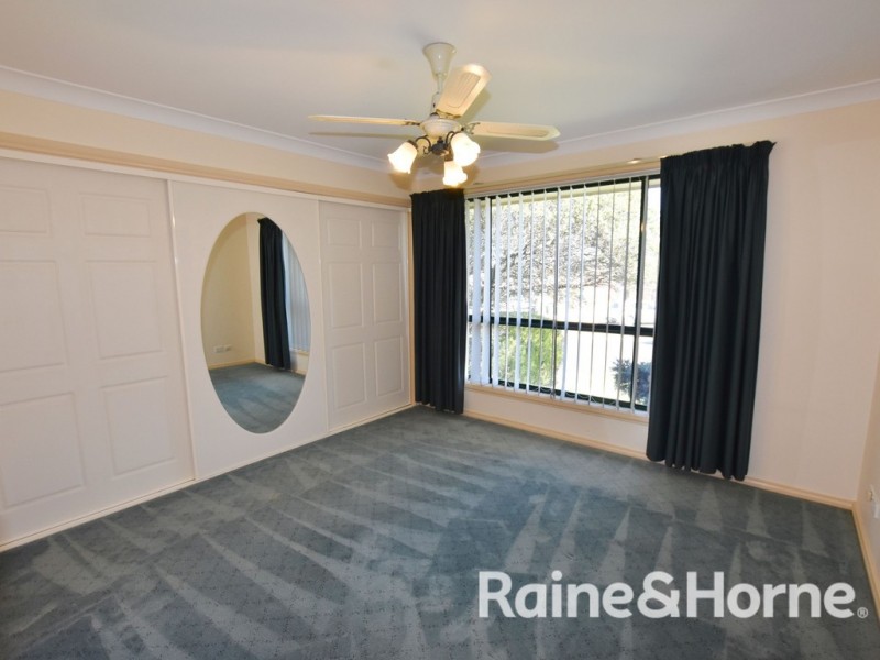 8 Melville Place, Orange NSW 2800