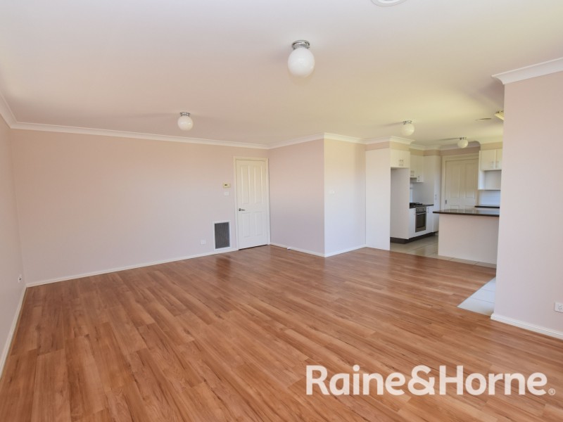 10 Etna Street, Orange NSW 2800