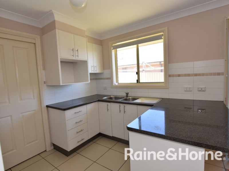 10 Etna Street, Orange NSW 2800