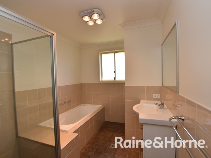 10 Etna Street, Orange NSW 2800