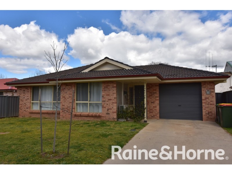 2a Cypress Street, Orange NSW 2800