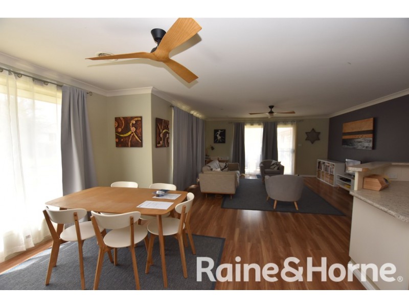 2a Cypress Street, Orange NSW 2800