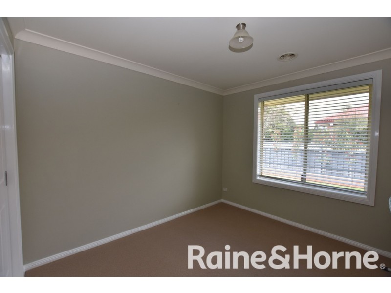 2a Cypress Street, Orange NSW 2800
