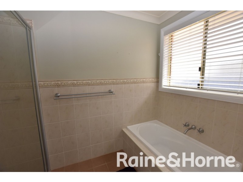 2a Cypress Street, Orange NSW 2800