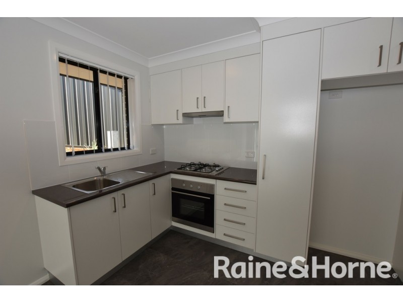 21A Buckland Drive, Orange NSW 2800
