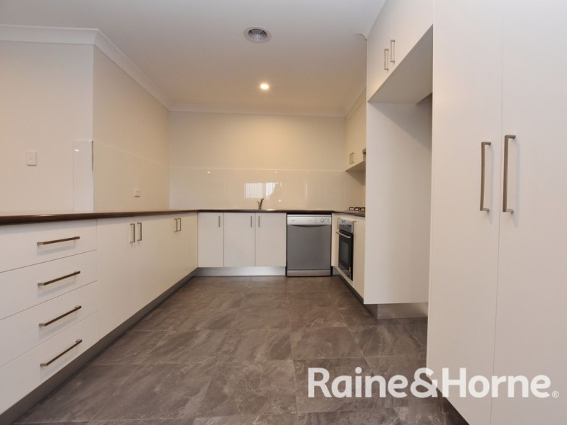 215A Hill Street, Orange NSW 2800