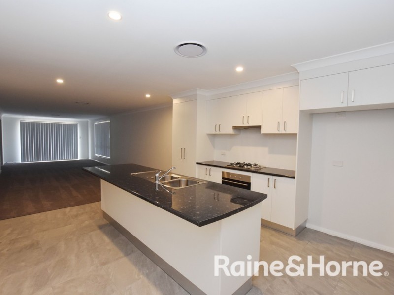 13 Platinum Drive, Orange NSW 2800