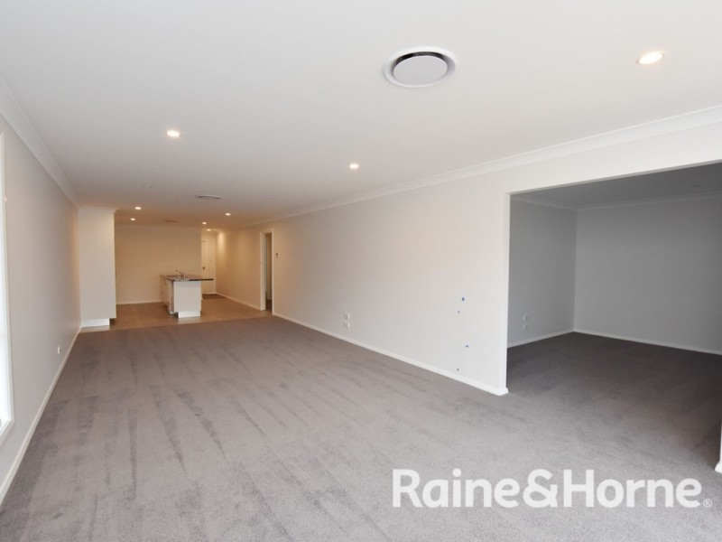 13 Platinum Drive, Orange NSW 2800