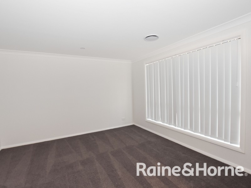 13 Platinum Drive, Orange NSW 2800