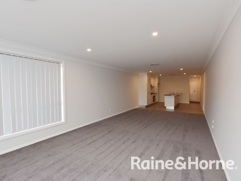 13 Platinum Drive, Orange NSW 2800