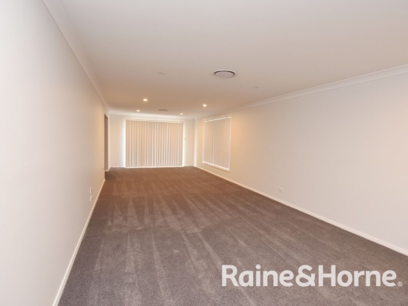 13 Platinum Drive, Orange NSW 2800