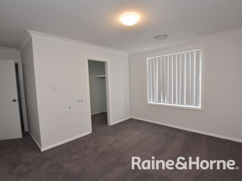 13 Platinum Drive, Orange NSW 2800