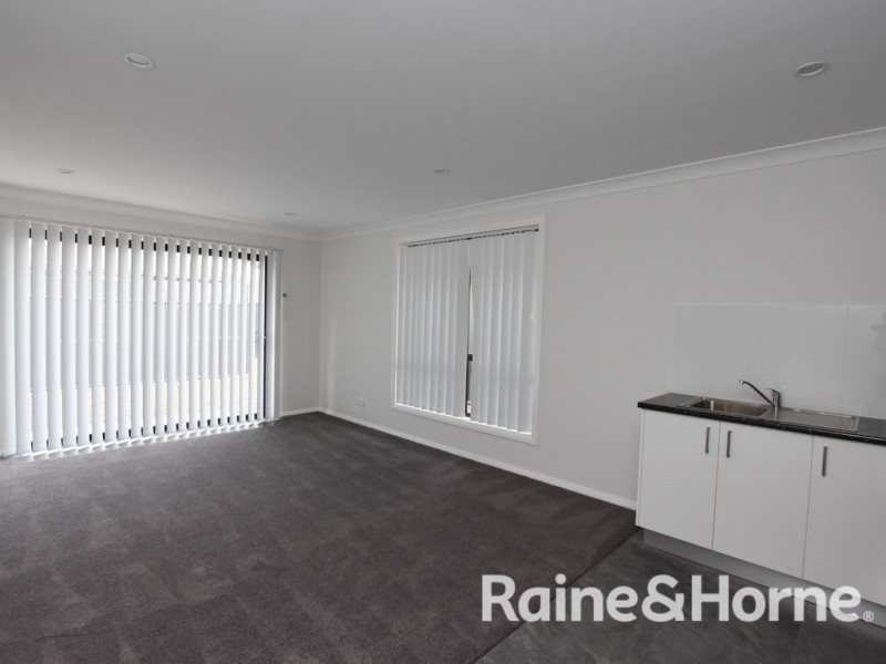 13a Platinum Drive, Orange NSW 2800
