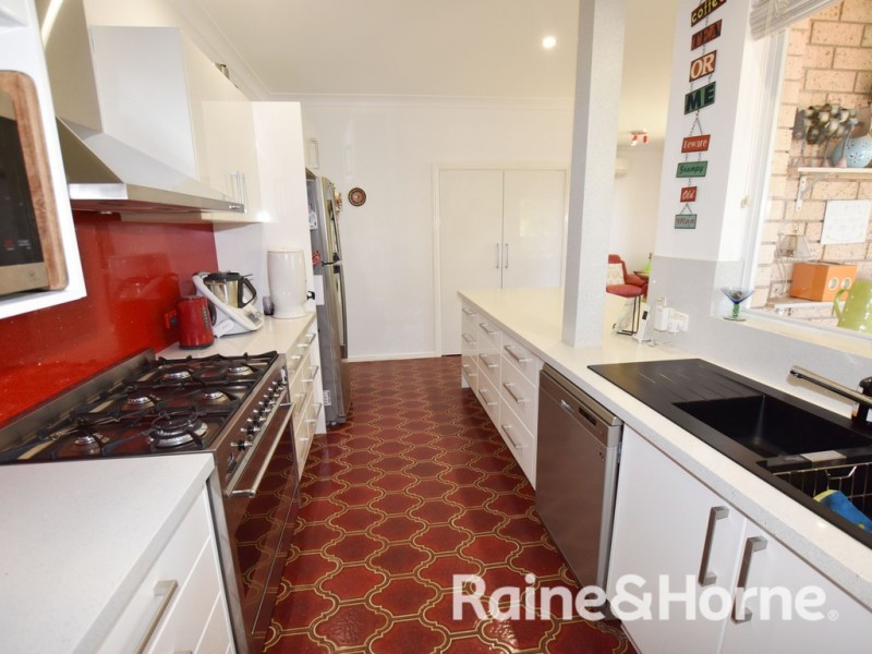 10 Murraba Close, Orange NSW 2800