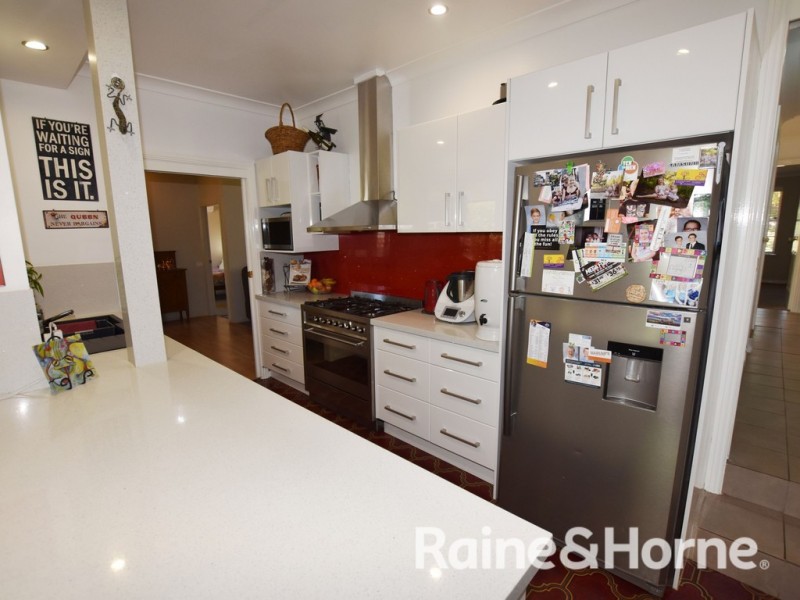 10 Murraba Close, Orange NSW 2800