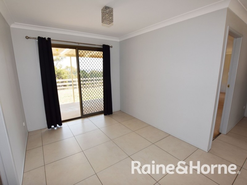 10 Narambla Drive, Orange NSW 2800