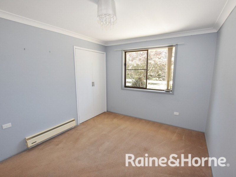 10 Narambla Drive, Orange NSW 2800