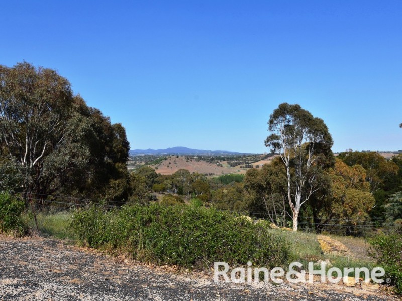 10 Narambla Drive, Orange NSW 2800