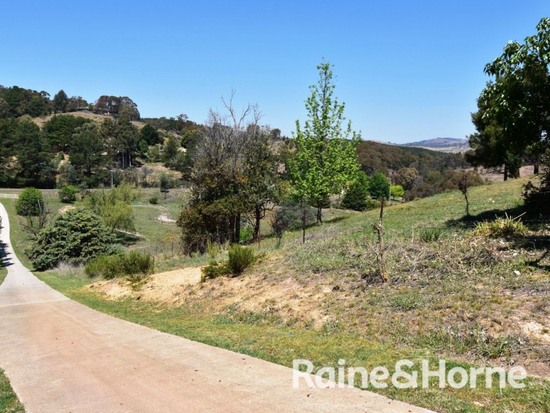 10 Narambla Drive, Orange NSW 2800