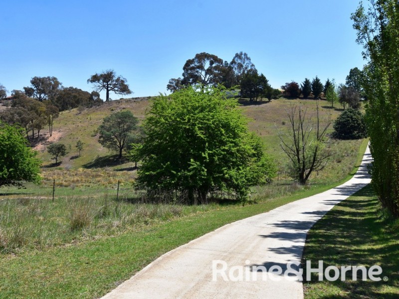 10 Narambla Drive, Orange NSW 2800