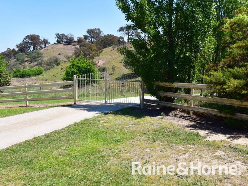 10 Narambla Drive, Orange NSW 2800