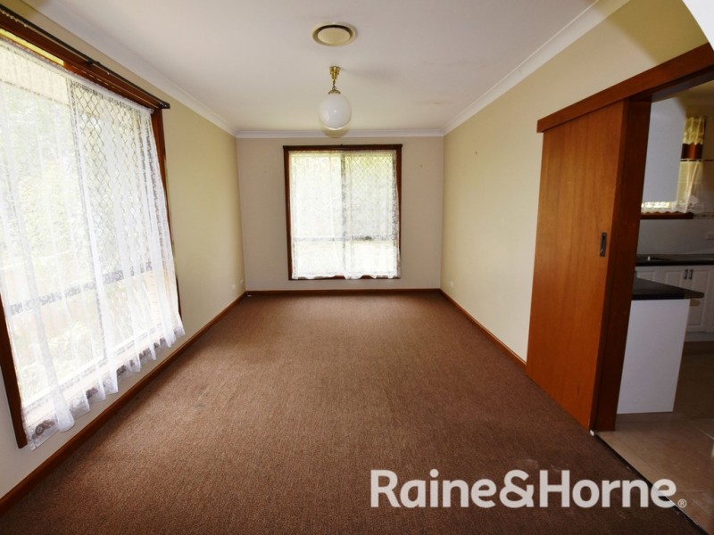 9 Pulari Place, Orange NSW 2800