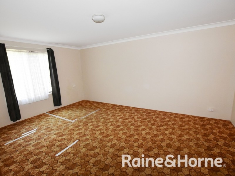 9 Pulari Place, Orange NSW 2800